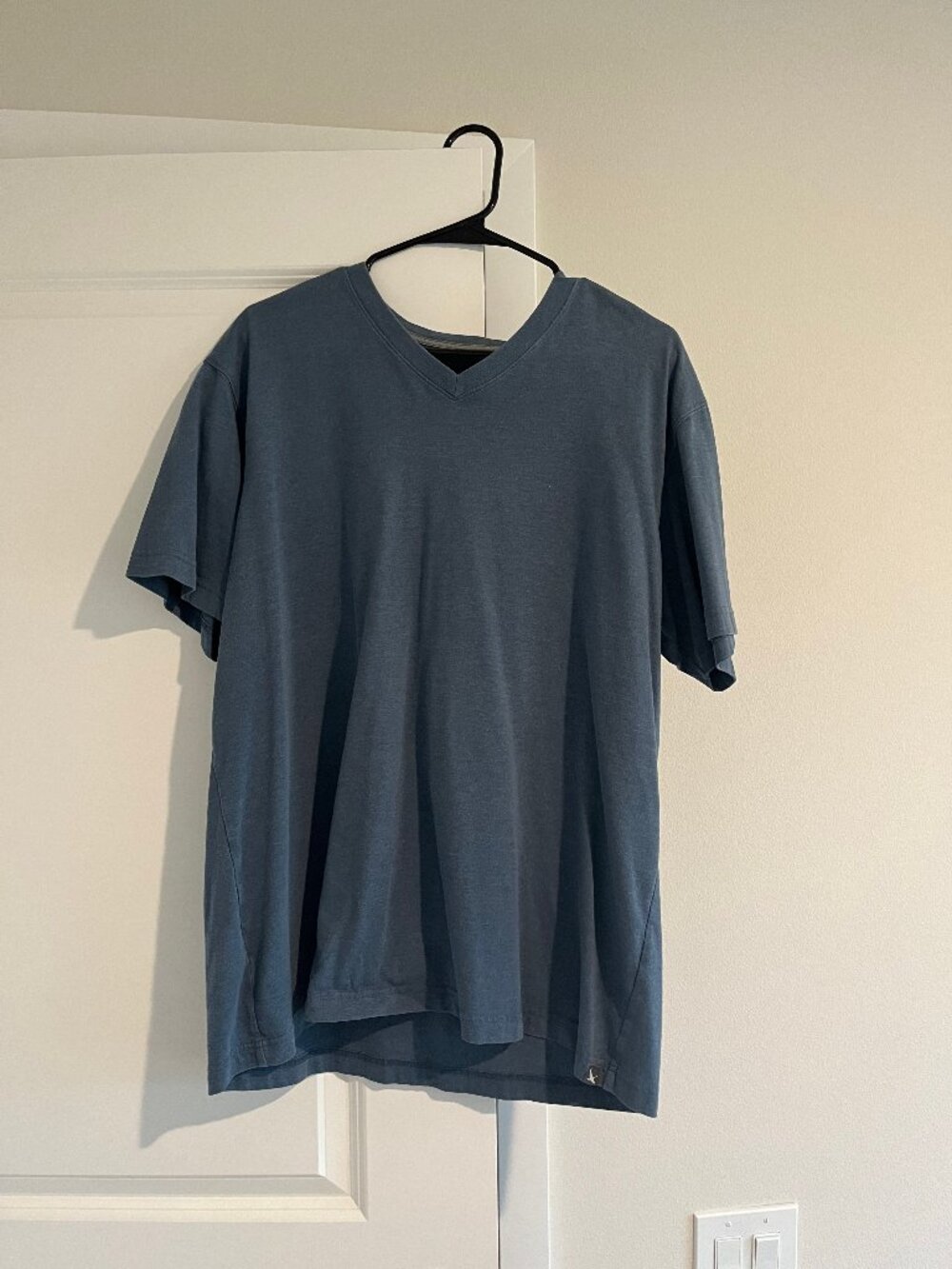 Men's Eddie Bauer V Neck Short Sleeve Tee Blue Size Large